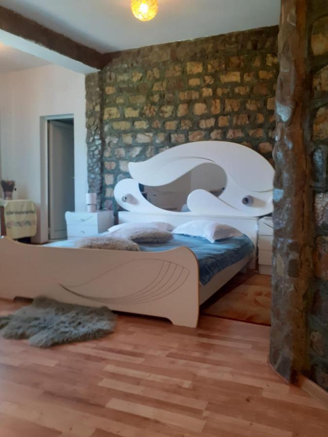 Barlogul Ursilor Lepsa Hotel Ngoại thất bức ảnh