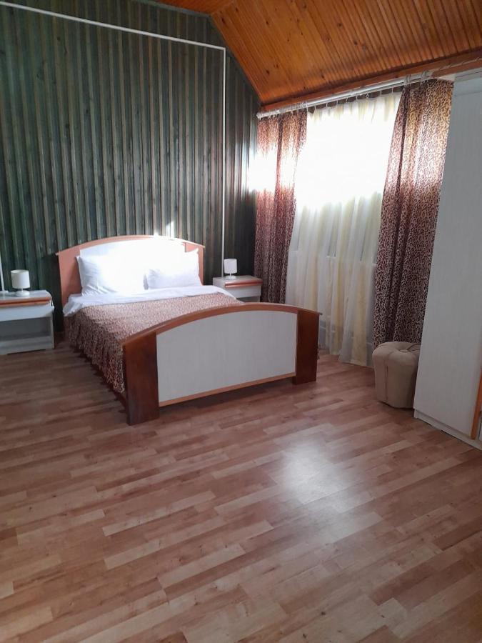 Barlogul Ursilor Lepsa Hotel Ngoại thất bức ảnh