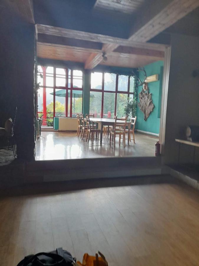 Barlogul Ursilor Lepsa Hotel Ngoại thất bức ảnh